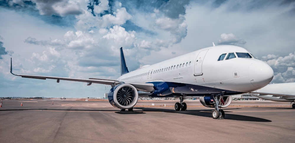 will airlines pay for flight school