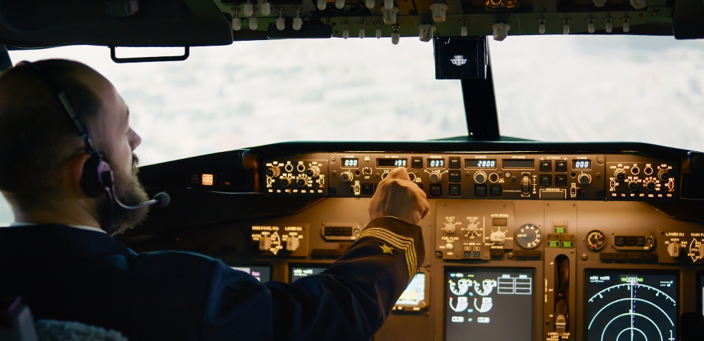 average flying height of a plane
