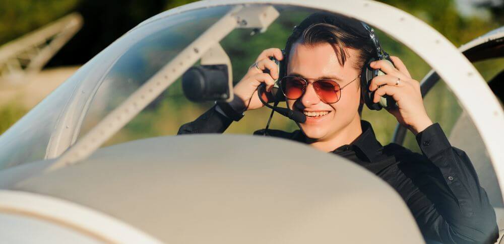 do you need a bachelors degree to be a pilot